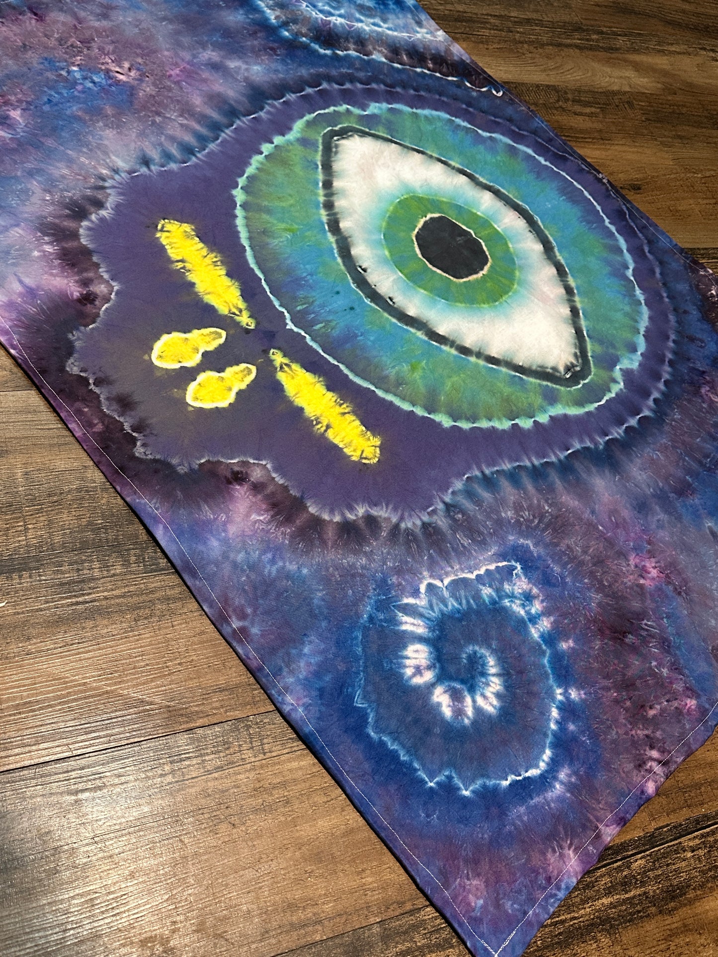 - 38x33 Eyes of the World Stealie Tapestry