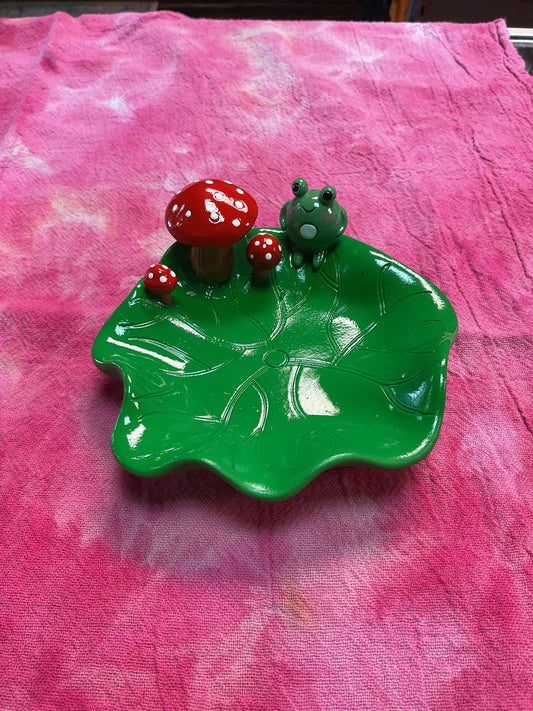 Frog lily pad ashtray